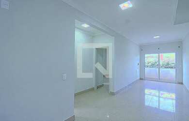 Imagem: O apartamento possui 2 Dormitórios, 2 Banheiros, 2 Vagas na