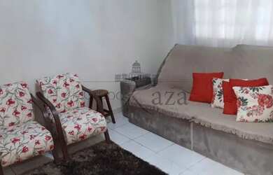 Imagem: A casa possui 2 Dormitórios, 3 Banheiros, 1 Vaga na garagem