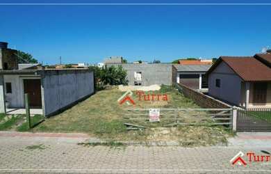 Imagem: O terreno possui 300m² de Área e está localizado em Balneário