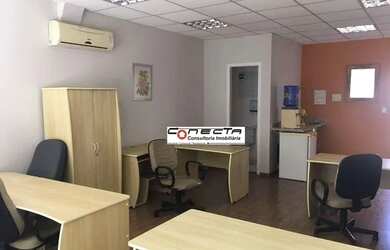 Imagem: O depósito possui 1 Vaga na garagem, 40m² de Área e está