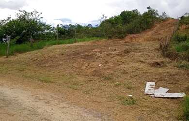 Imagem: O terreno está localizado em Menino Jesus, Candeias à venda