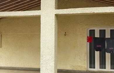 Imagem: A casa em condomínio possui 3 Dormitórios, 2 Banheiros, 4