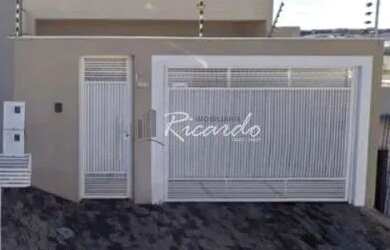 Imagem: A casa possui 3 Dormitórios, 2 Banheiros, 110m² de Área e