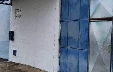 Imagem: A casa está localizado em São João, Feira de Santana à venda