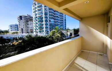 Imagem: O apartamento possui 3 Dormitórios, 1 Banheiro, 1 Vaga na garagem