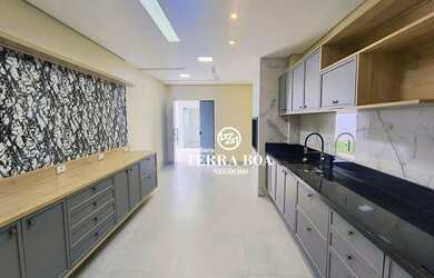 Imagem: A casa em condomínio possui 3 Dormitórios, 4 Banheiros, 4