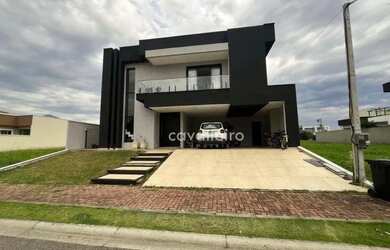 Imagem: A casa em condomínio possui 4 Dormitórios, 2 Banheiros, 4