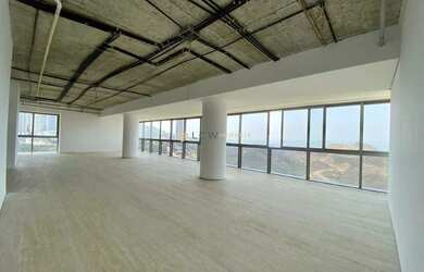 Imagem: O apartamento possui 4 Dormitórios, 5 Banheiros, 5 Vagas na