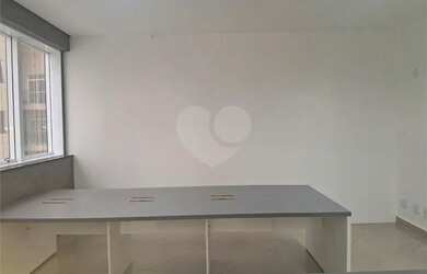 Imagem: O depósito possui 1 Vaga na garagem, 35m² de Área e está