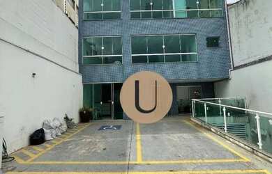 Imagem: O depósito possui 5 Vagas na garagem, 1150m² de Área e Imóvel