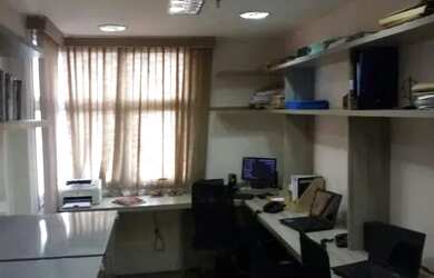 Imagem: O depósito possui 2 Vagas na garagem, 33m² de Área e está