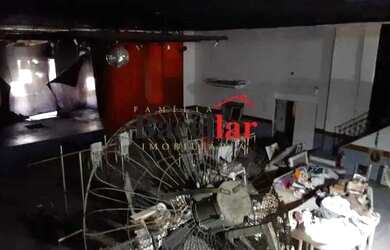 Imagem: O depósito possui 450m² de Área e está localizado em Méier