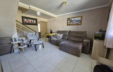 Imagem: A casa possui 3 Dormitórios, 3 Banheiros, 1 Vaga na garagem