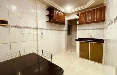 Imagem: O apartamento possui 2 Dormitórios, 1 Banheiro, 2 Vagas na