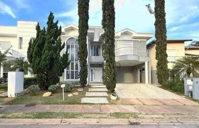 Imagem: A casa em condomínio possui 3 Dormitórios, 3 Banheiros, 4