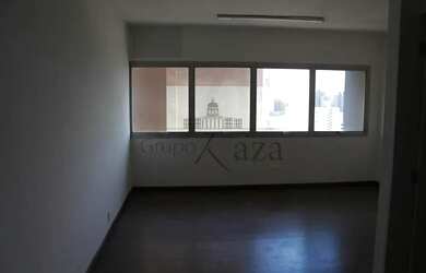 Imagem: O depósito possui 1 Vaga na garagem, 32m² de Área e está