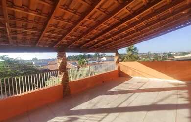 Imagem: A casa possui 2 Dormitórios, 1 Banheiro, 1 Vaga na garagem