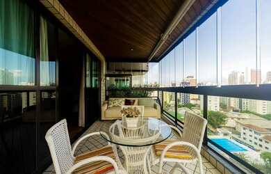 Imagem: O apartamento possui 4 Dormitórios, 3 Banheiros, 3 Vagas na