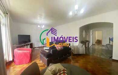 Imagem: A casa possui 4 Dormitórios, 3 Banheiros, 2 Vagas na garagem