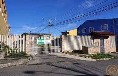 Imagem: A casa possui 2 Dormitórios, 1 Banheiro, 1 Vaga na garagem