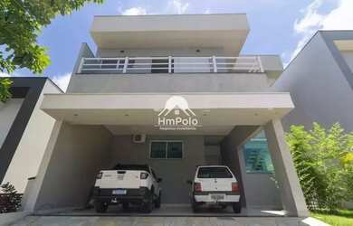 Imagem: A casa em condomínio possui 4 Dormitórios, 5 Banheiros, 4