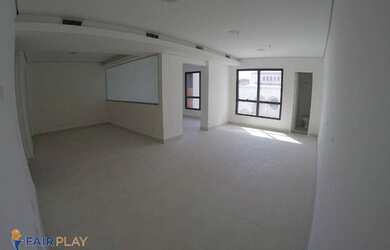 Imagem: O depósito possui 2 Vagas na garagem e 62m² de Área e está