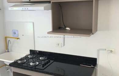 Imagem: O apartamento possui 2 Dormitórios, 1 Banheiro, 1 Vaga na garagem