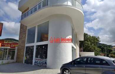 Imagem: O depósito possui 1 Vaga na garagem, 480m² de Área e está