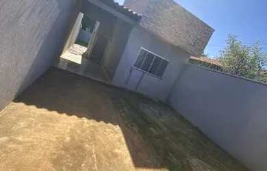 Imagem 1: Casa 2/4 Goianira Go. Varanda, 2 Vagas na garageme2 Dormitórios