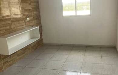 Imagem: A casa possui 2 Dormitórios, 1 Banheiro e está localizado