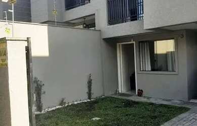 Imagem: A casa possui 3 Dormitórios, 3 Banheiros, 2 Vagas na garagem