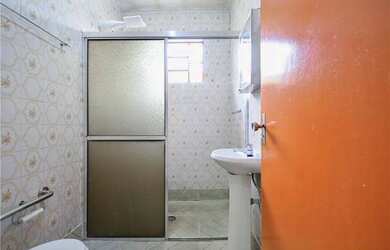 Imagem 7: CASA A VENDA NA REIGIAO DA RIBEIRA FRENTE DE RUA