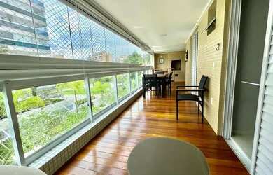 Imagem: O apartamento possui 3 Dormitórios, 1 Banheiro, 2 Vagas na