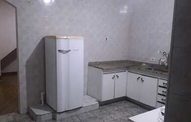 Imagem: A casa possui 1 Dormitório, 1 Banheiro e está localizado