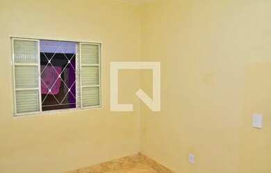 Imagem: A casa possui 1 Dormitório, 1 Banheiro, 1 Vaga na garagem e