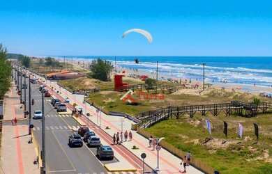 Imagem: O terreno possui 330m² de Área e está localizado em Balneário