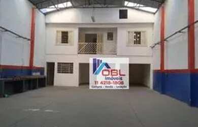 Imagem: O depósito possui 4 Vagas na garagem e 330m² de Área e está