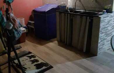 Imagem: A casa possui 1 Dormitório, 1 Banheiro, 3 Vagas na garagem