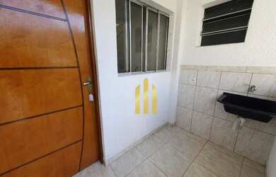 Imagem: A casa possui 1 Dormitório, 1 Banheiro, 30m² de Área e está