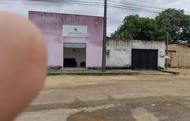 Imagem: A casa possui 2 Dormitórios, 3 Banheiros, 2 Vagas na garagem