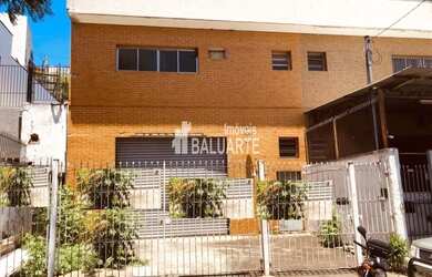 Imagem: O depósito possui 3 Vagas na garagem e 355m² de Área e está