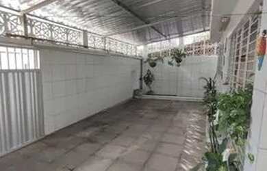 Imagem: A casa possui 2 Dormitórios, 2 Banheiros e está localizado