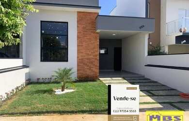 Imagem: A casa em condomínio possui 3 Dormitórios, 2 Banheiros, 2