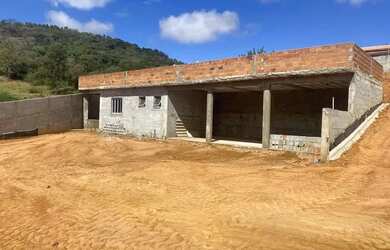 Imagem: A fazenda possui 500m² de Área, Imóvel novo e está localizado