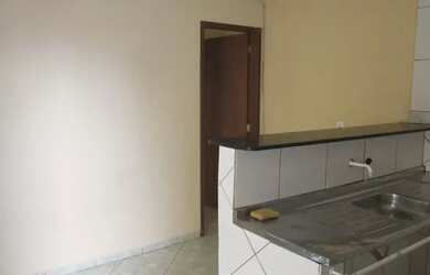 Imagem: A casa possui 1 Dormitório, 1 Banheiro e está localizado