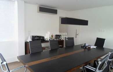 Imagem: A casa possui 1 Dormitório, 3 Banheiros, 2 Vagas na garagem