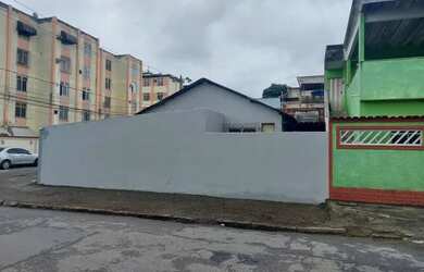 Imagem: A casa possui 2 Dormitórios, 1 Banheiro, 1 Vaga na garagem