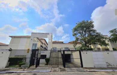 Imagem: A casa possui 2 Dormitórios, 2 Banheiros, 2 Vagas na garagem