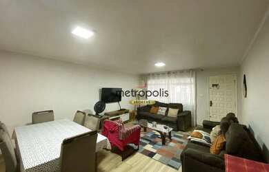 Imagem: A casa possui 4 Dormitórios, 3 Banheiros, 2 Vagas na garagem