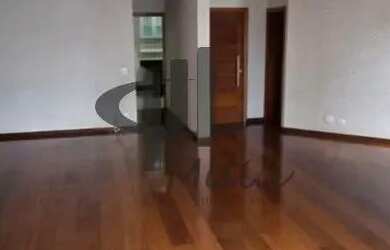 Imagem: O apartamento possui 3 Dormitórios, 1 Banheiro, 3 Vagas na